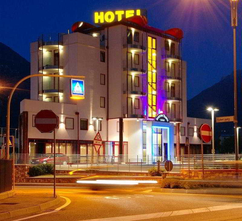 Hotel Sporting Тренто Екстер'єр фото